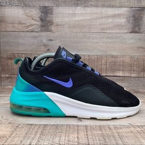 Nike Air Max Motion 2 Womens Running Sneakers